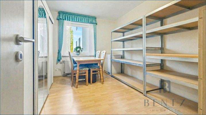 Schlafzimmer / Büro 