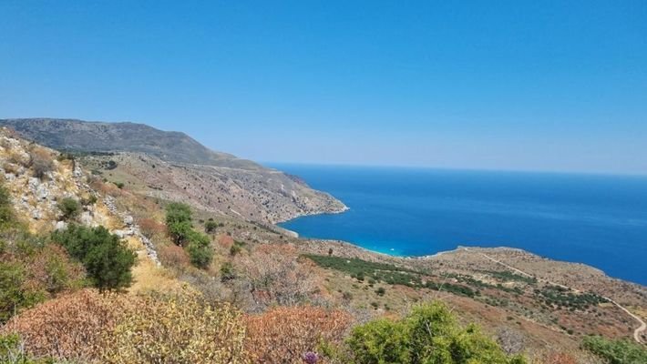 Kreta, Kefalas: Grundstück mit unverbaubarem Meerblick und Baugenehmigung zu verkaufen