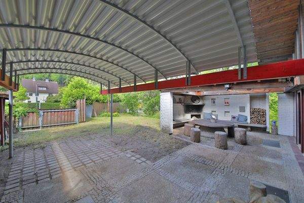 Carport/Eventfläche