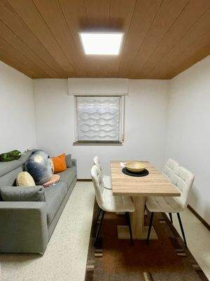 Esszimmer (Rollladen defekt - Reparatur beauftragt)