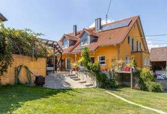 Ein ansprechendes Haus mit viel Grund
