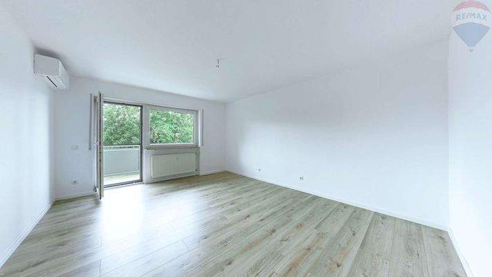 Schlafzimmer__Arbeitszimmer_mit_Balkon