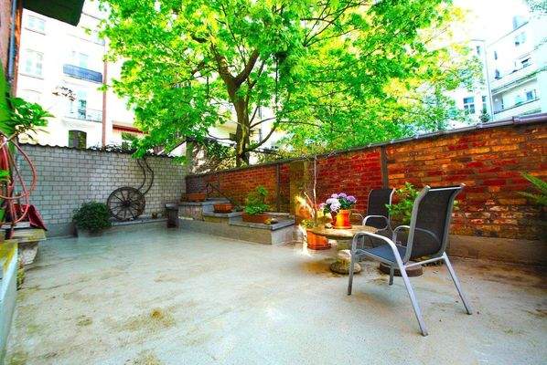 Hinterhof, Patio im EG