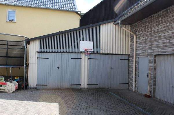 Viele Plätze für Fahrzeuge