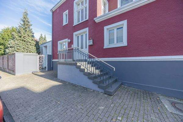 Treppe zur Hochparterre