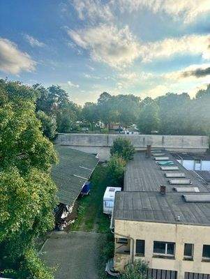 Verwaltung, Produktion und Freilufthalle Schreinerei