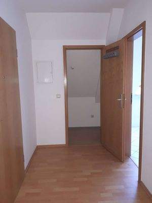 Eingangsbereich mit Abstel.jpg