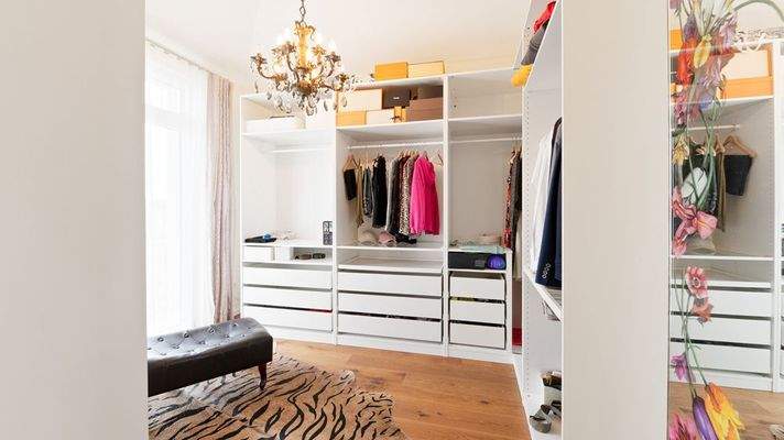 angrenzendes Ankleidezimmer