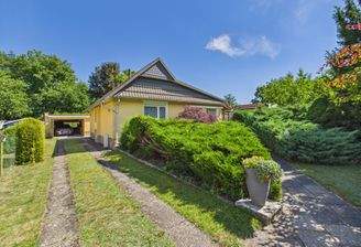 FÜR HEUTE, MORGEN UND SPÄTER – GEPFLEGTER BUNGALOW MIT GRILLPLATZ UND GARAGE