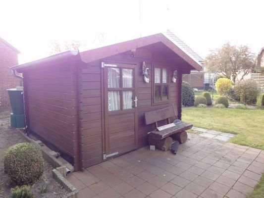 Geräte-/Fahrradhütte