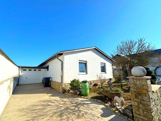 Garage & Stellplätze