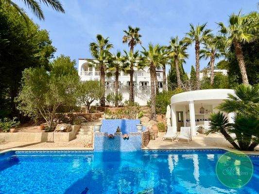 eindrucksvolles Villenanwesen 