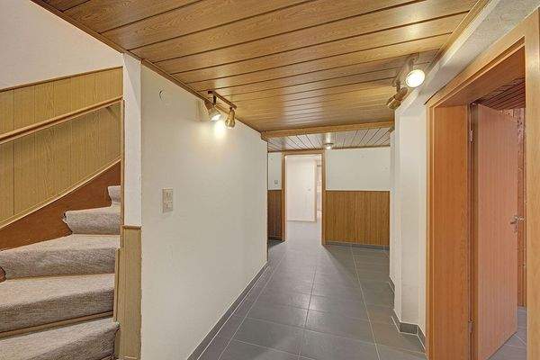 Treppe ins Kellergeschoss