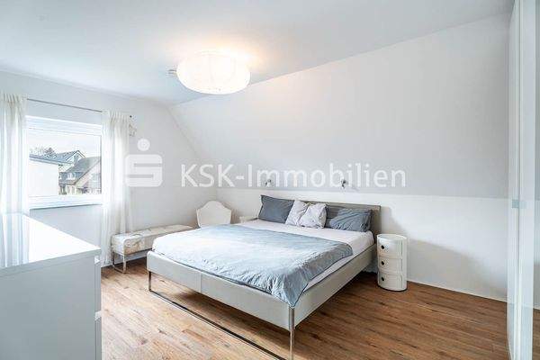 130851 Zimmer Dachgeschoss