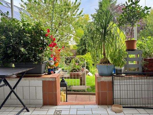 Loggia mit Zugang zum Garten