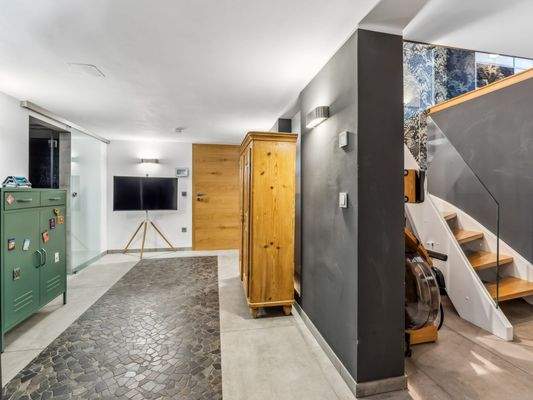 WE 1 UG Flur und Treppe