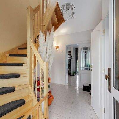 Diele und Treppen EG