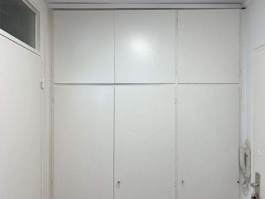 Geräumiger Einbauschrank im Flur