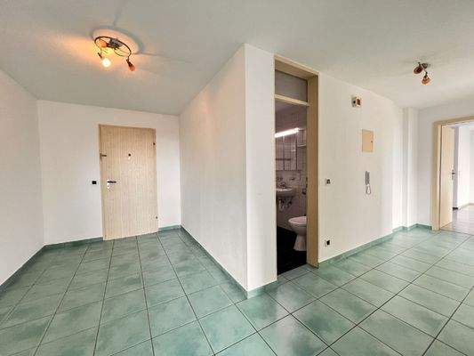 Sehr geräumiger Flur