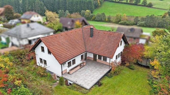 Extra große Terrasse zum Garten