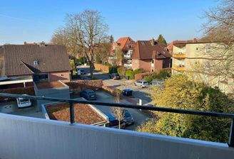 Mit Zugang zum Balkon