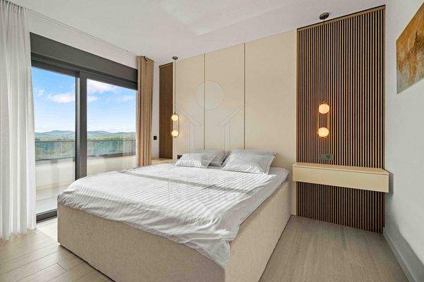  Schlafzimmer Nr. 2 & Bad