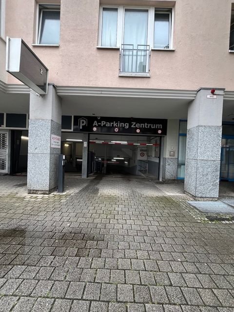 Krefeld Garage, Krefeld Stellplatz