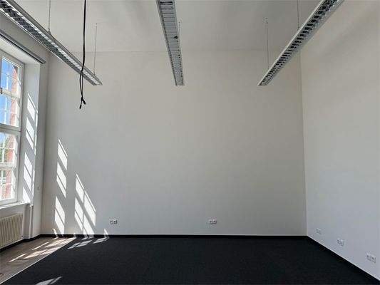 Abgeschlossener Büro1