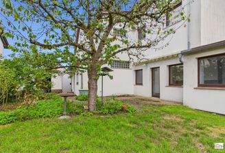 seitliche Hausansicht