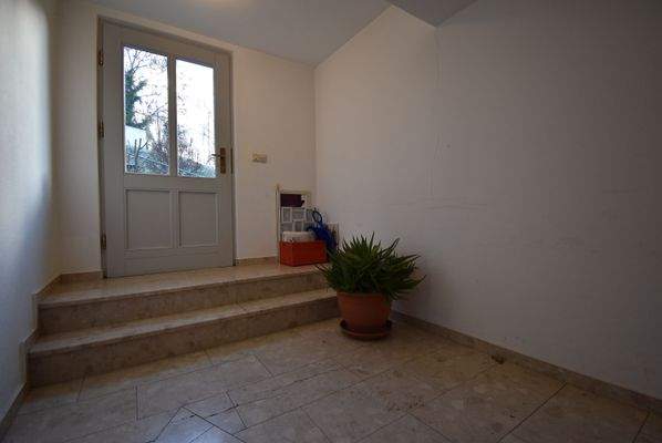 17 Ausgang Grundstueck.JPG