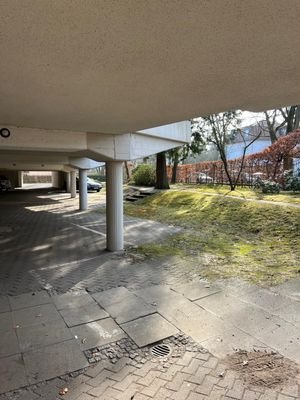 überdachte Stellplätze