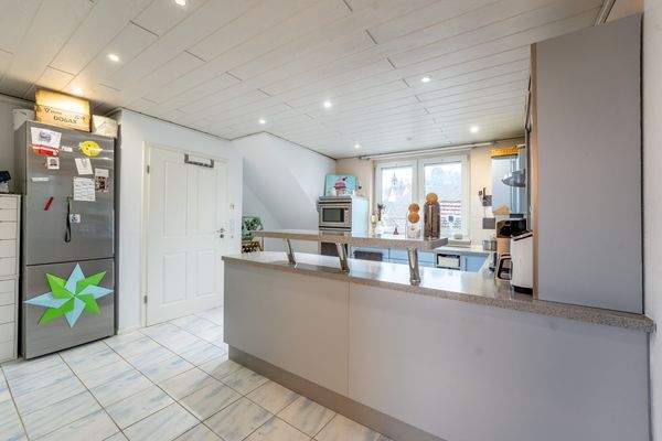 Hinterhaus DG Küche Ansicht Eingangstür