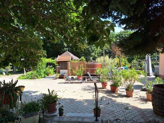 IMG-f9f8fd6f795f7070bab34e5af463f775-V (1).jpg