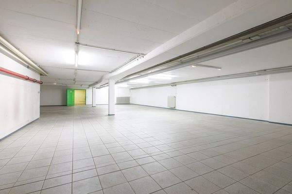 1. Gewerbe Lagerfläche UG