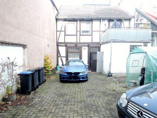 PKW Stellplatz auf dem Innenhof