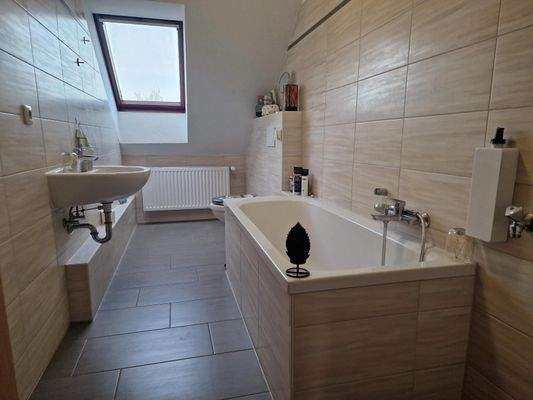 Bahnhofstr.50 DG rechts Bad