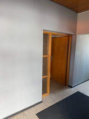 Mietflächeneingangstür 