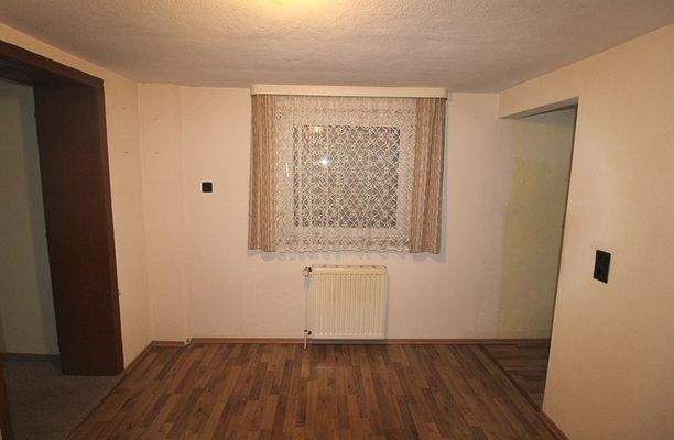 davor kleine Stube oder Durchgangszimmer