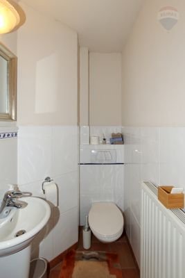 DG WC