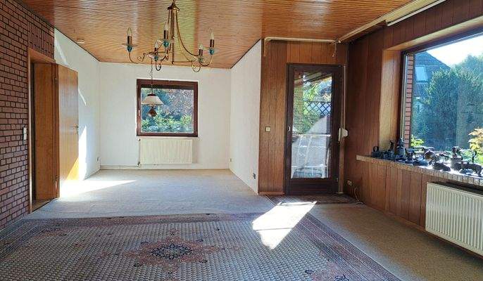 Wohn- und Esszimmer mit Terrassenzugang