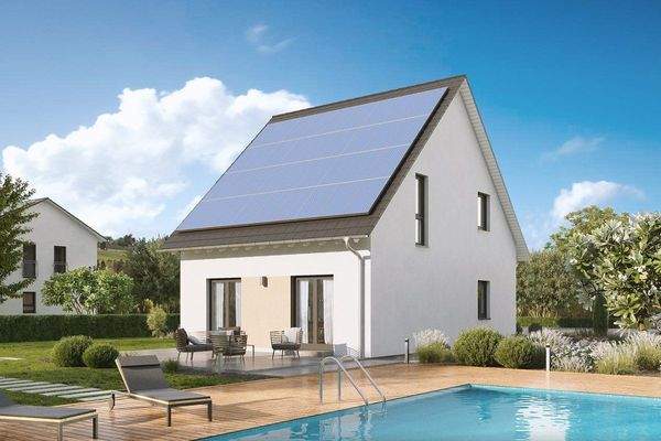 Modernes Solarhaus mit Pool