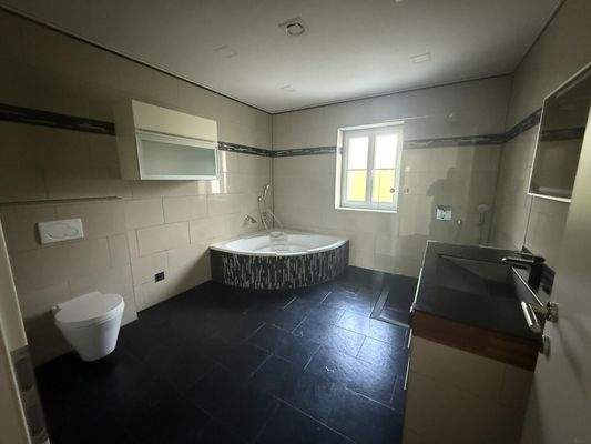 20251014_114911739_iOS