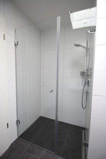 2-Zimmer-Wohnung mit Süd-Balkon und Einbauküche - Photo 4