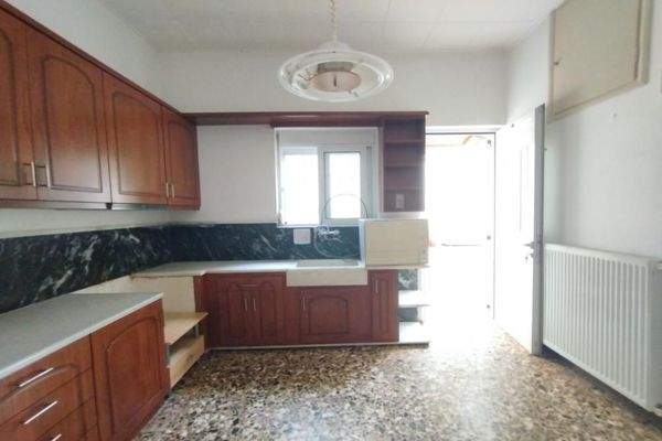 Kreta, Vamvakopoulo: Charmantes Haus in ruhiger Lage nahe der Stadt zu verkaufen