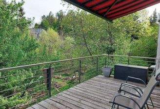 großer Balkon mit Panorama