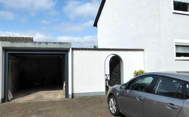 Vor der Garage