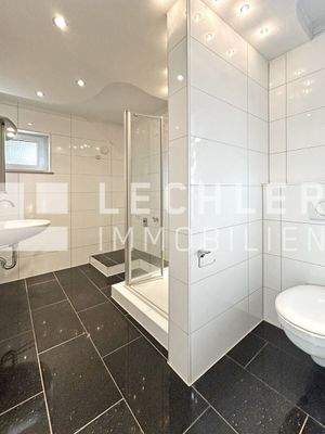 Großzügiges Badezimmer