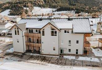 Zugewiesene Stellplätze unmittelbar vor dem Objekt