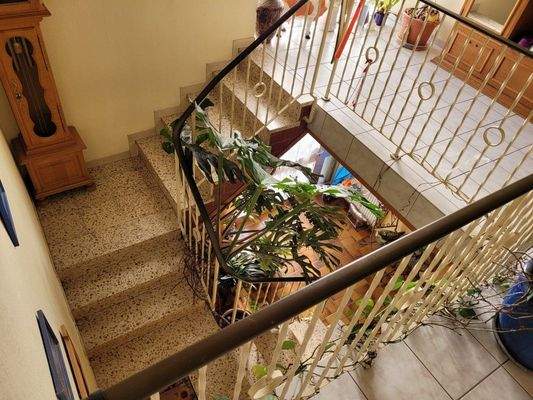 Treppenaufgang zum Erdgeschoss