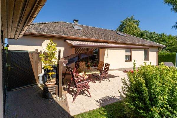 Außenansicht + Garten